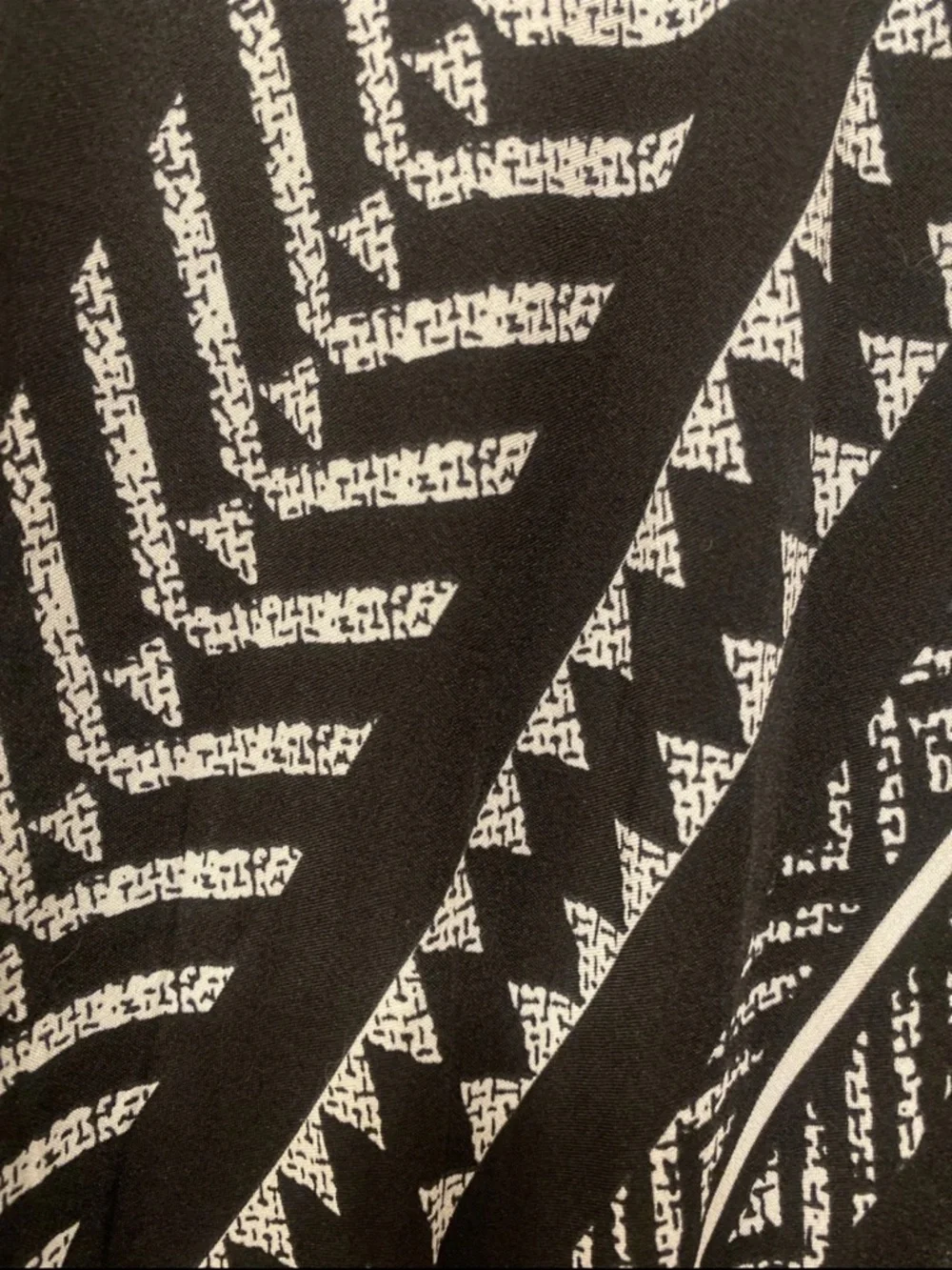 BloomChic Black and White Geometric V-Neck Dress - Picture 5 of 7